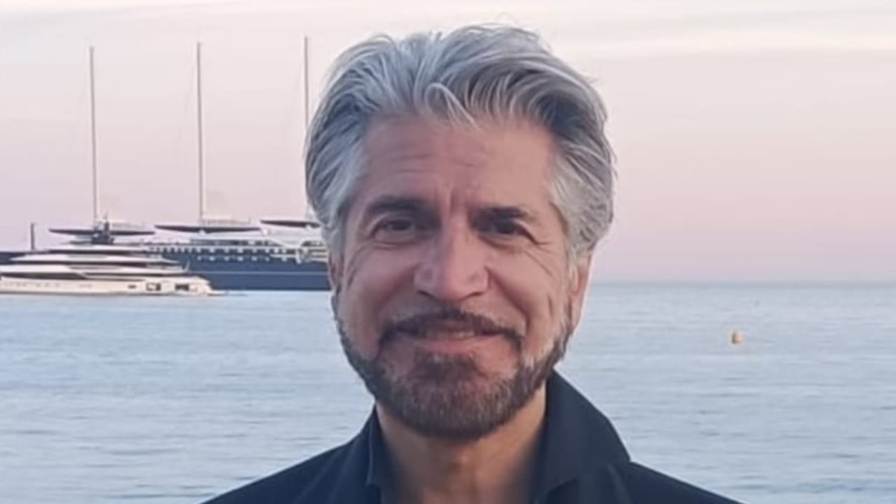 Jean Mach, cofondateur d'Inevitable, à Cannes — portrait sur la Croisette